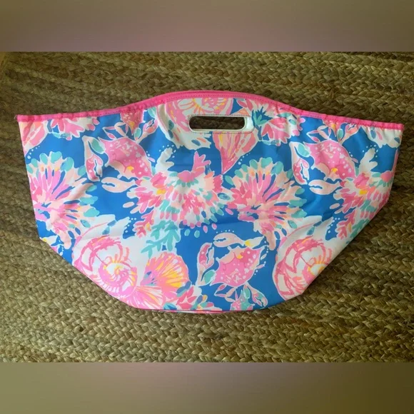Large Lilly Pulitzer Beachy Insulated Tote - Picture 2 of 5
